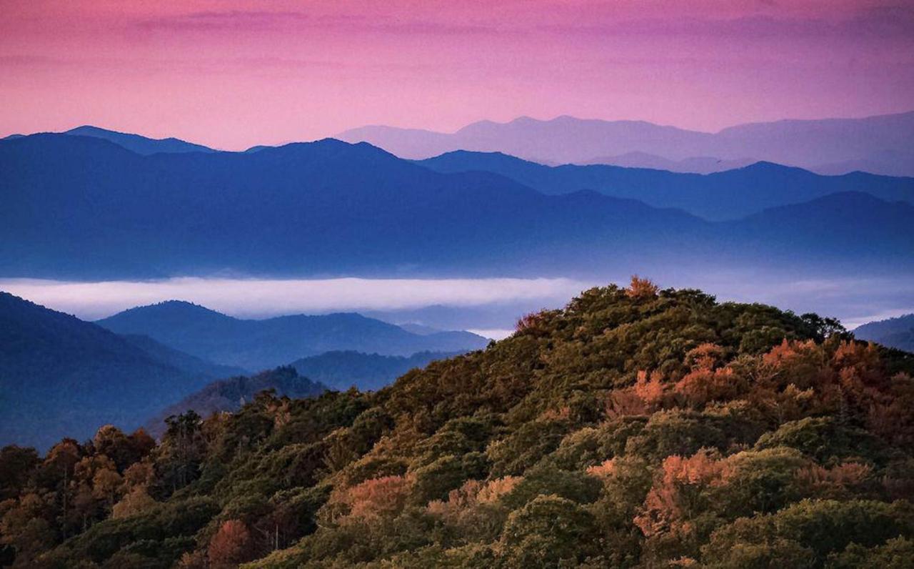 Smoky Mountains Studio With Balcony ガトリンバーグ エクステリア 写真