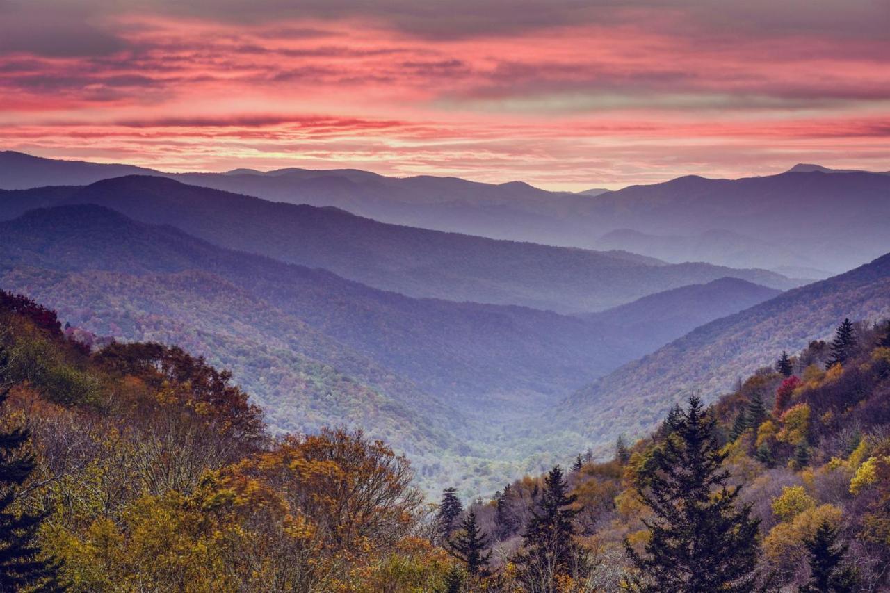 Smoky Mountains Studio With Balcony ガトリンバーグ エクステリア 写真