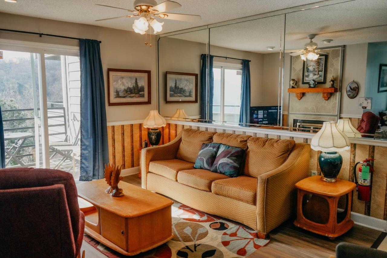 Smoky Mountains Studio With Balcony ガトリンバーグ エクステリア 写真
