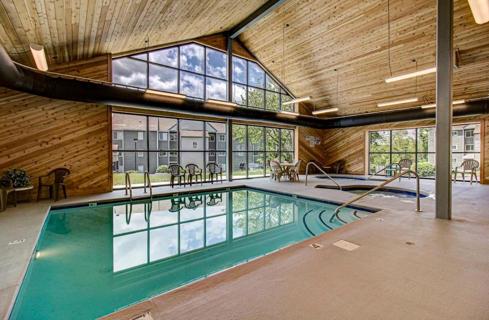 Smoky Mountains Studio With Balcony ガトリンバーグ エクステリア 写真