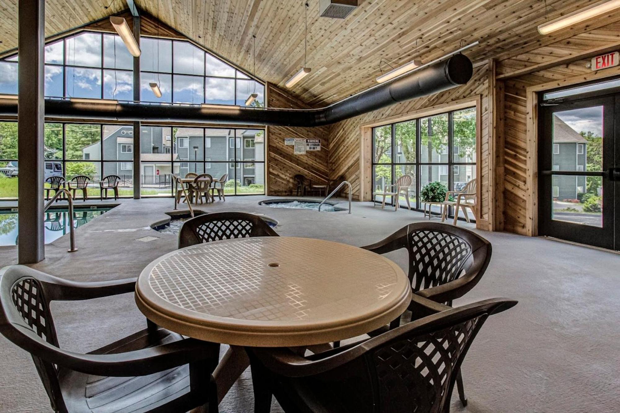 Smoky Mountains Studio With Balcony ガトリンバーグ エクステリア 写真
